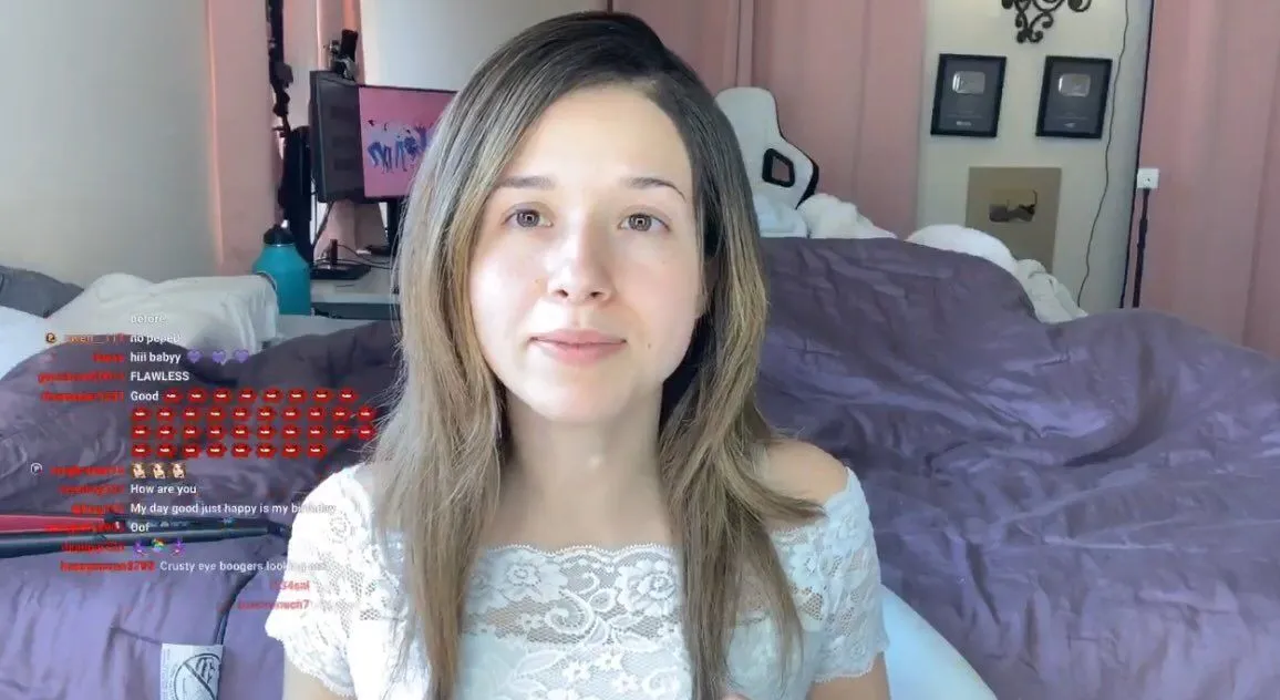 Twitch Streamer Pokimane Goes Live Without Makeup, Chaos ...