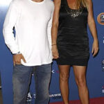 Jarret Stoll calls off wedding to Rachel Hunter over email - Yahoo Sports
