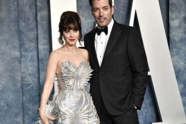 Zooey Deschanel, Jonathan Scott are engaged after four years - Los Angeles Times