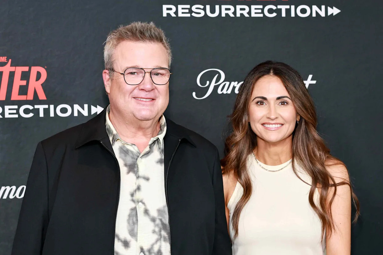 Modern Family' Star Eric Stonestreet Marries Lindsay Schweitzer After 8 Years Together